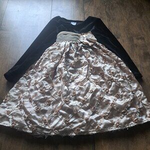 Marc and Maddie formal girl dress gold velouand black long sleeves